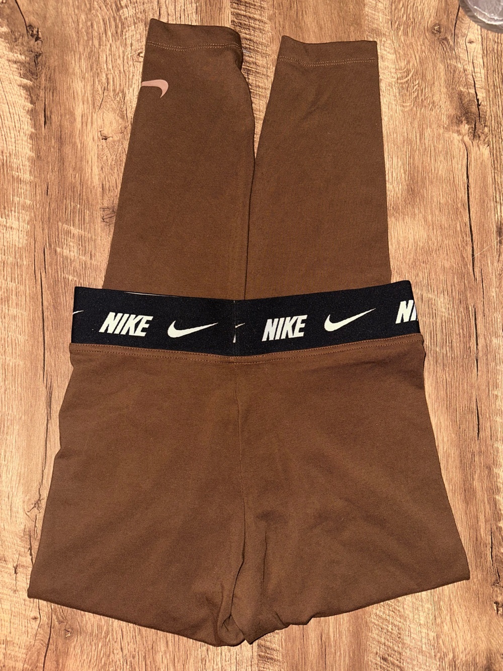 Nike high waisted leggings in cacao wow - Picture 4 of 5